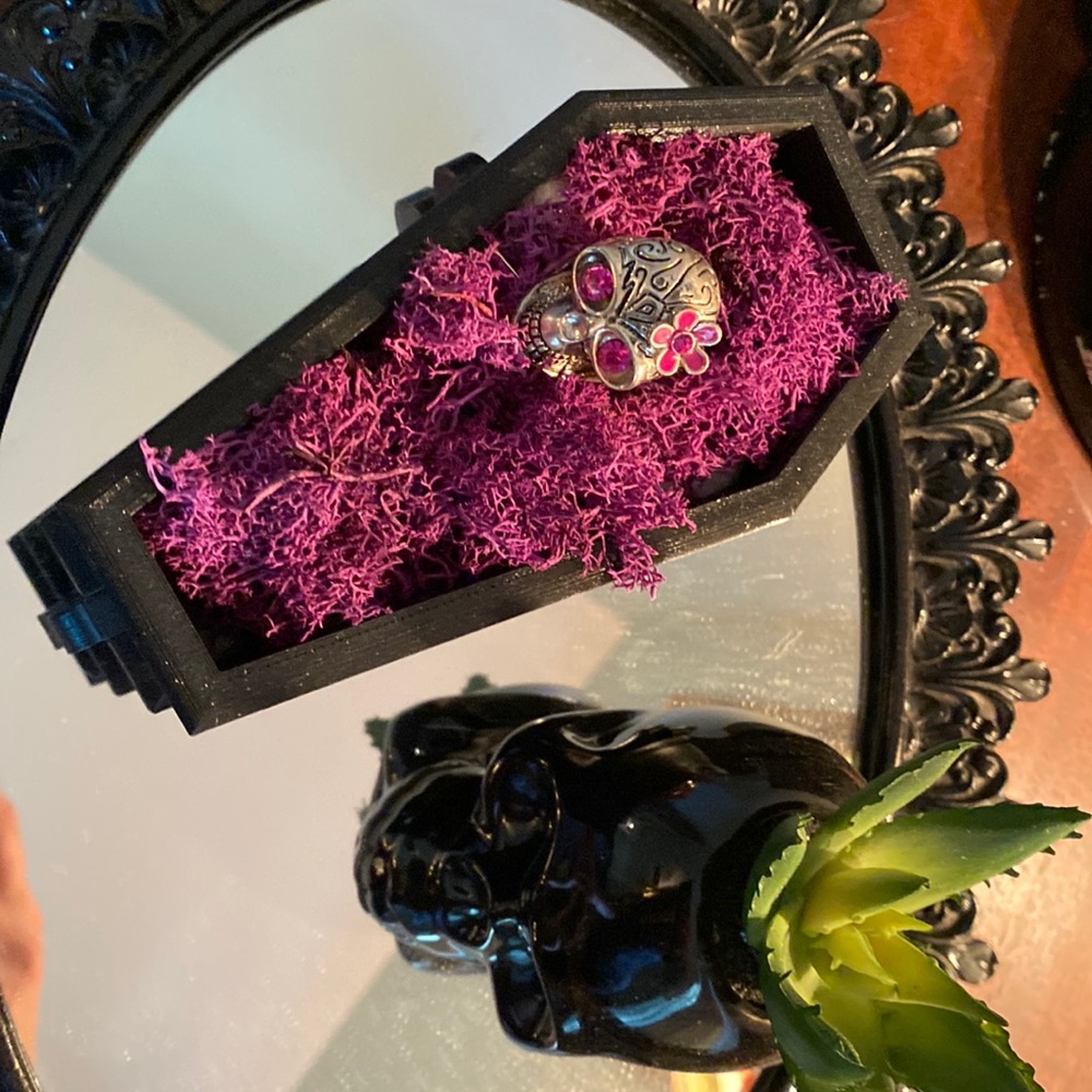 Betsy Johnson Skull Ring